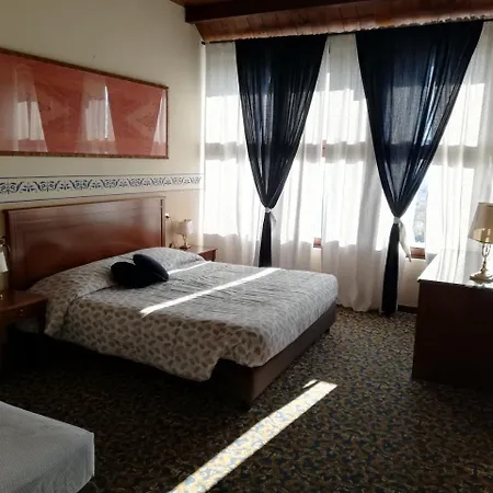 Agriturismo Santa Sofia Hotel *